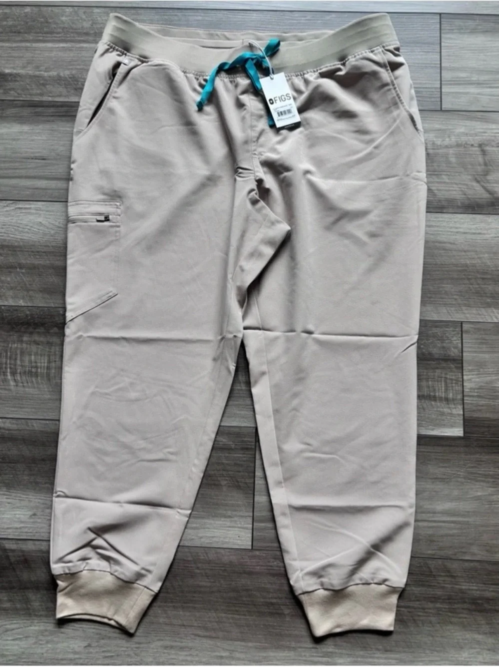 Figs Catrina Top and Zamora Women's  Scrub jogger with sandstone 3Xl - Picture 3 of 3